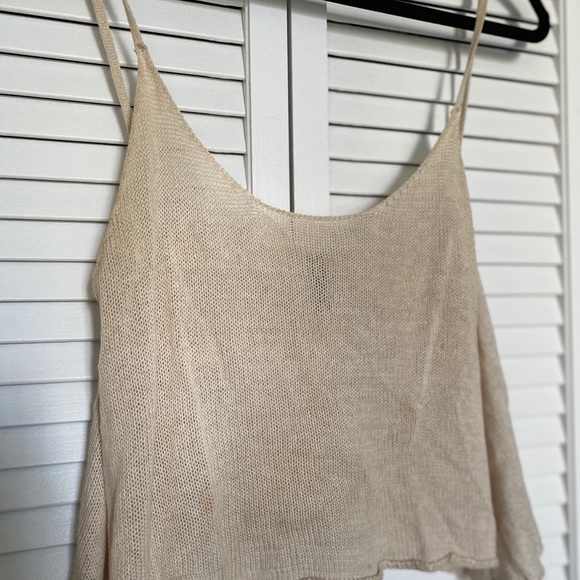 Light weight tan crop top🤎 - Picture 2 of 4